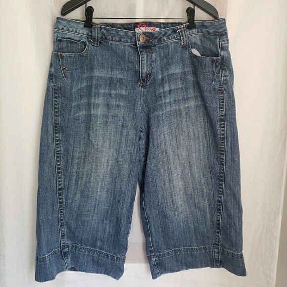Wah Jeans Denim Capri Womens Plus Size 18W Light Wash Stretch Jeans - Picture 1 of 11